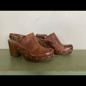 Korks Leather heeled clogs size 9